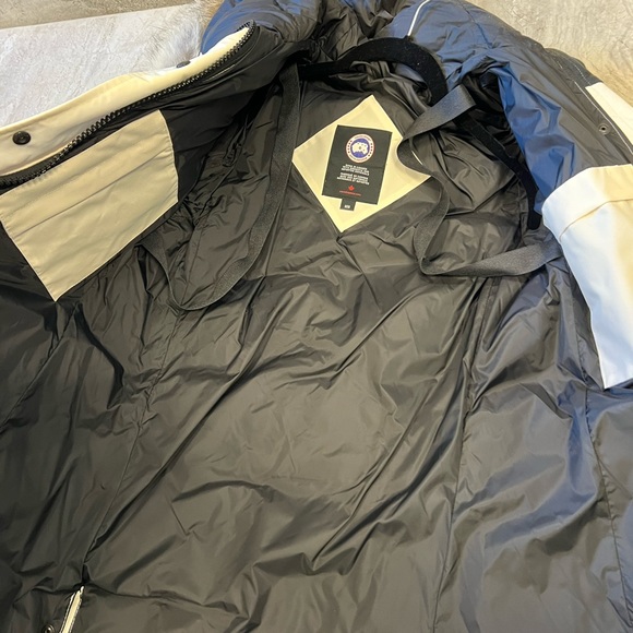 Canada Goose Shelburne Parka - Picture 6 of 7